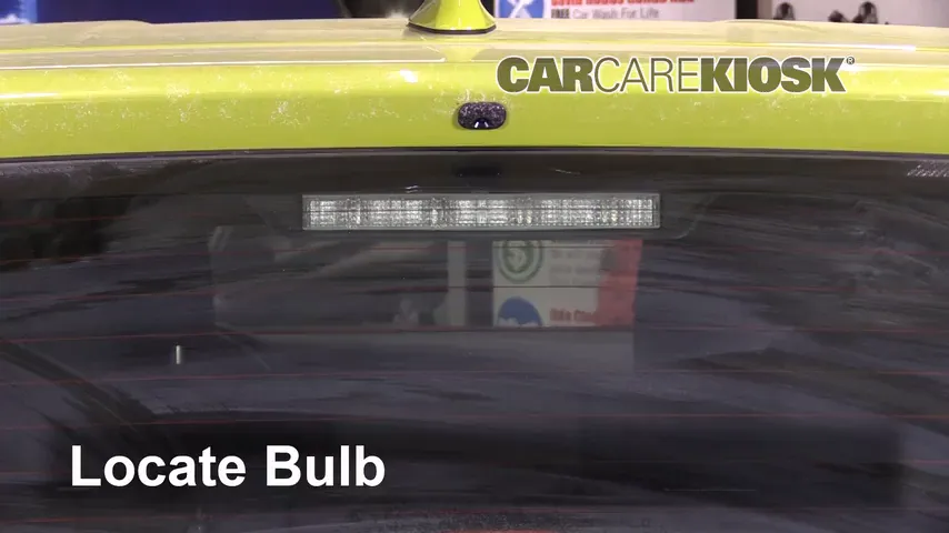 2017 Toyota Corolla iM 1.8L 4 Cyl. Éclairage Feu de freinage central (remplacer l'ampoule)